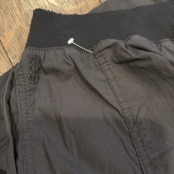 NWOT Free People Movement Mesmerize Me Black Cargo Pants Size Small Hiking - Picture 14 of 16
